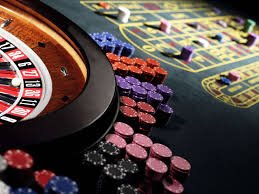 lipat4d login platform showing sportsbook, live dealer, and slot game access across mobile and browser
